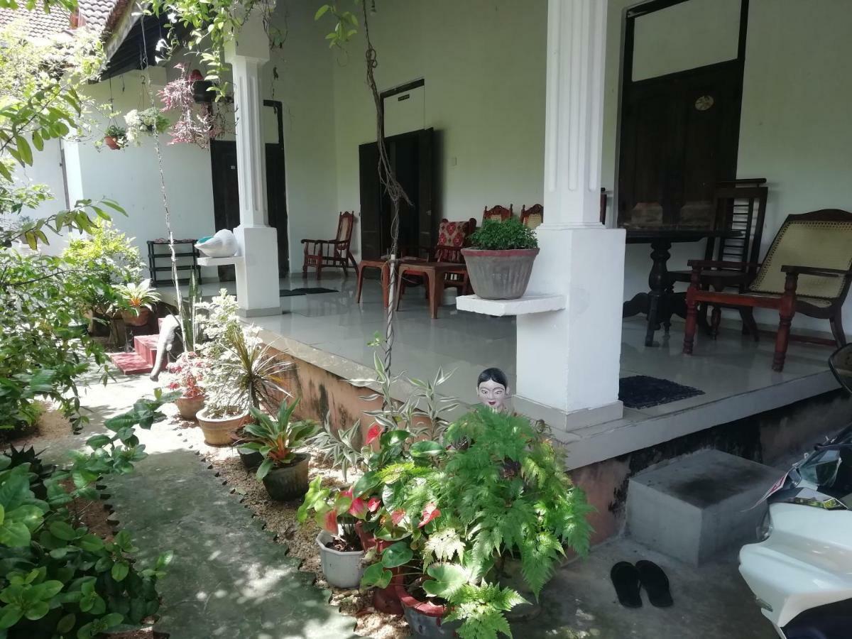 Mango Villa 703 Hikkaduwa Esterno foto
